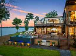 Wander Oconee Shores