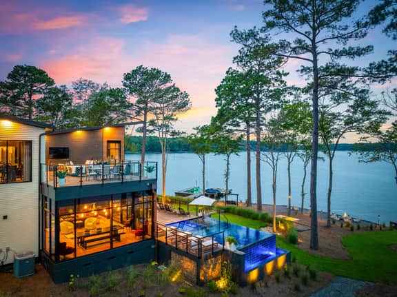 Wander Oconee Shores