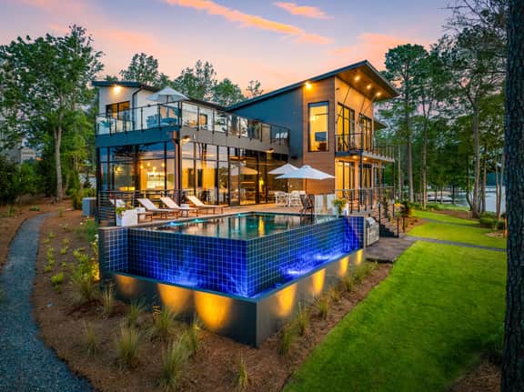 Wander Oconee Shores